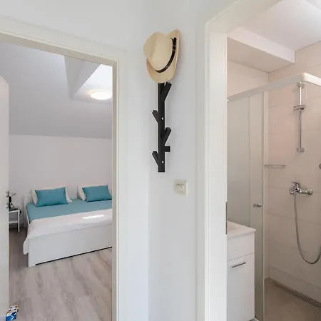 Katarina - Two-bedroom 4 Adults - Izme U Ribnjaka Street No 1 - #2 Apartment